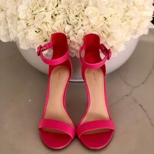 Brand new open toe heels 💗